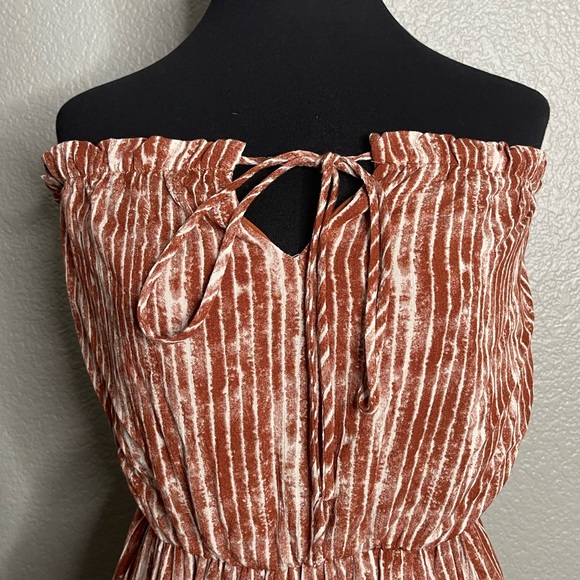 OFF SHOULDER RUST JUMPSUIT - Picture 2 of 5